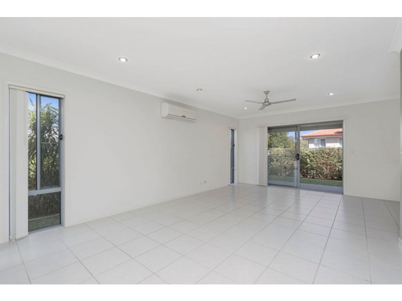 1/6 Rise Circuit, Pacific Pines QLD 4211