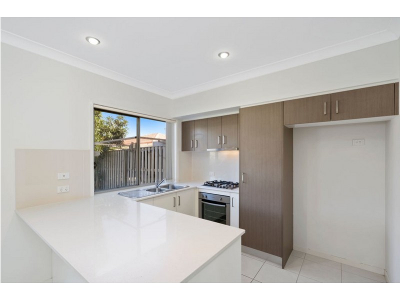 1/6 Rise Circuit, Pacific Pines QLD 4211
