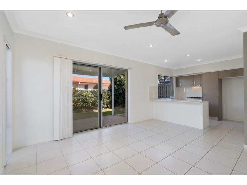 1/6 Rise Circuit, Pacific Pines QLD 4211