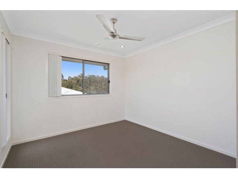 1/6 Rise Circuit, Pacific Pines QLD 4211