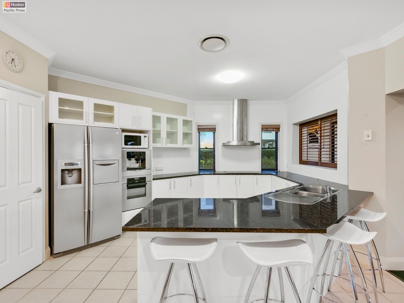 7 Zenith Crescent, Pacific Pines QLD 4211