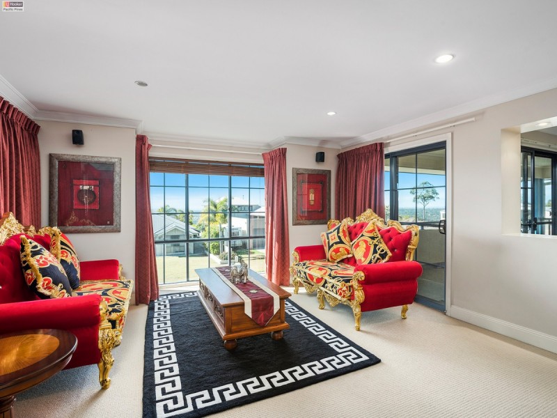 7 Zenith Crescent, Pacific Pines QLD 4211