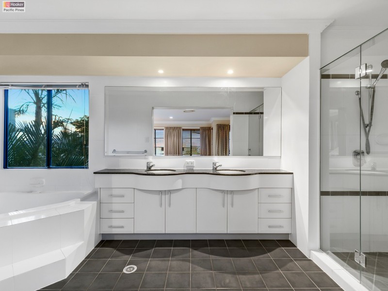 7 Zenith Crescent, Pacific Pines QLD 4211