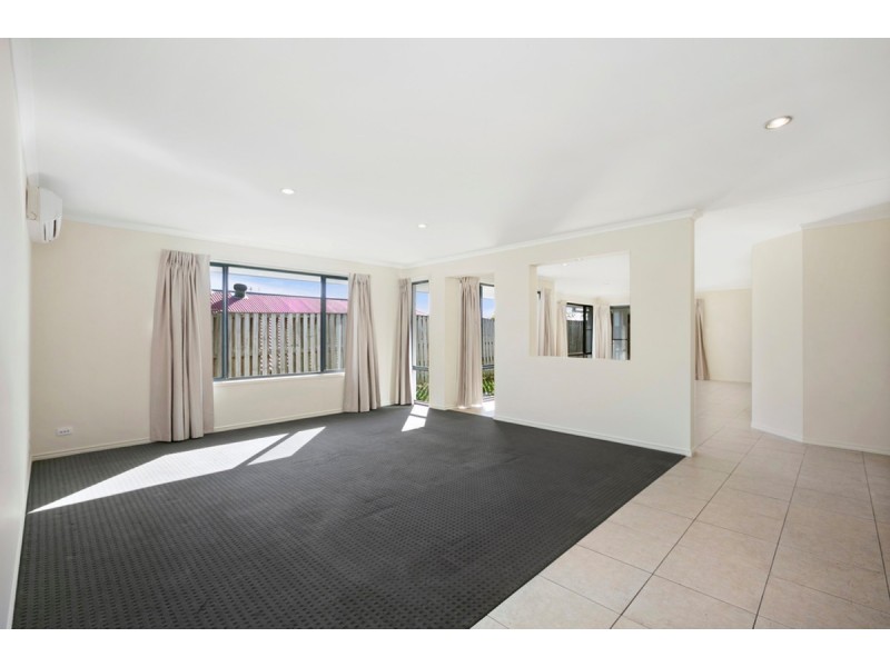 26 Gerard Street, Pacific Pines QLD 4211