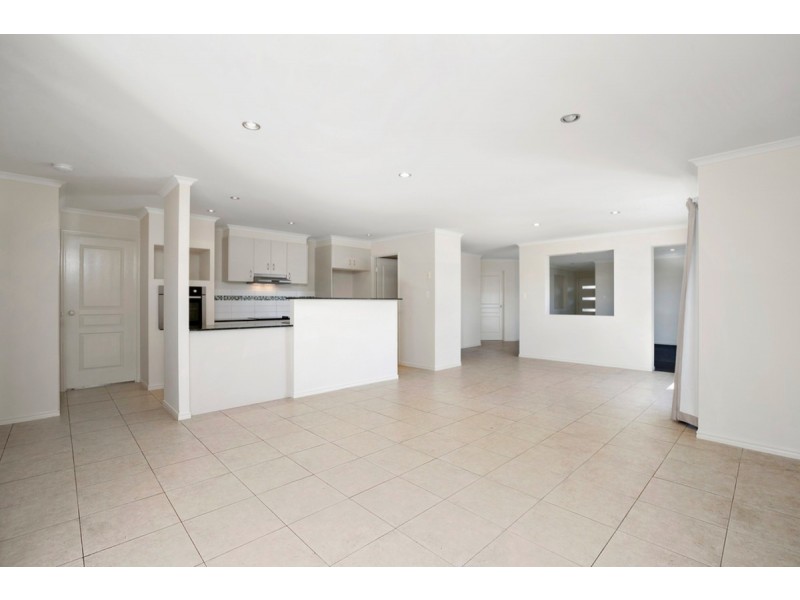 26 Gerard Street, Pacific Pines QLD 4211