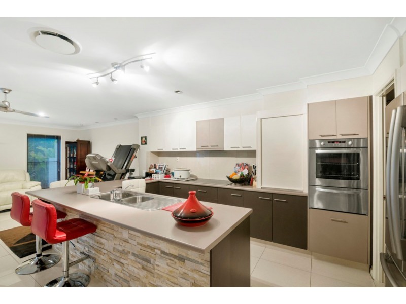 2/17 Shannonbrook Grove, Oxenford QLD 4210