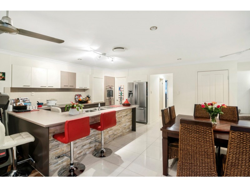 2/17 Shannonbrook Grove, Oxenford QLD 4210