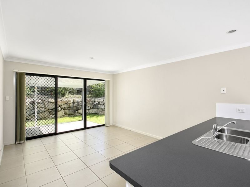 8 Manning Circuit, Pacific Pines QLD 4211