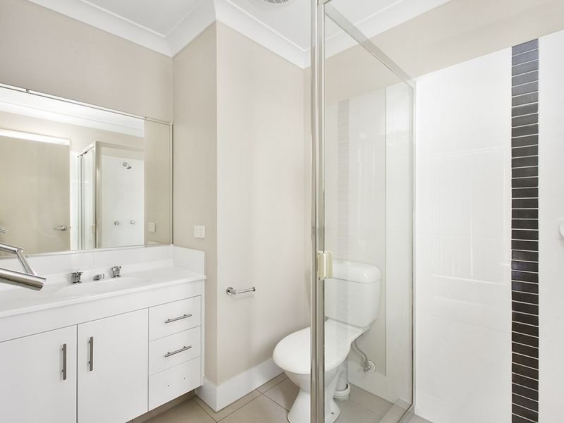 8 Manning Circuit, Pacific Pines QLD 4211