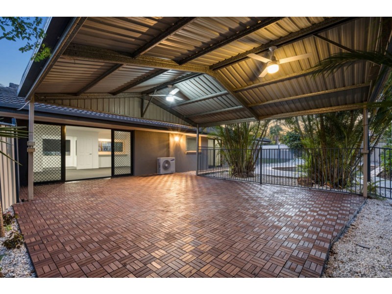 1 Calder Crescent, Helensvale QLD 4212