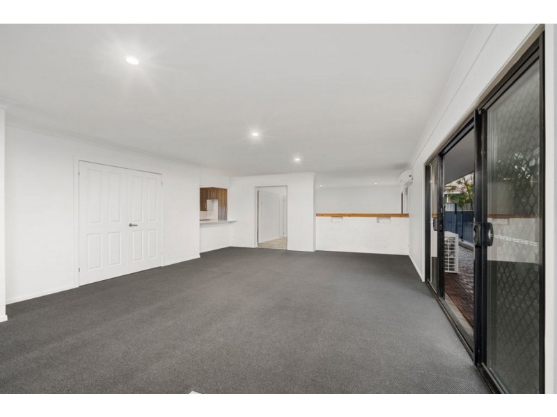 1 Calder Crescent, Helensvale QLD 4212