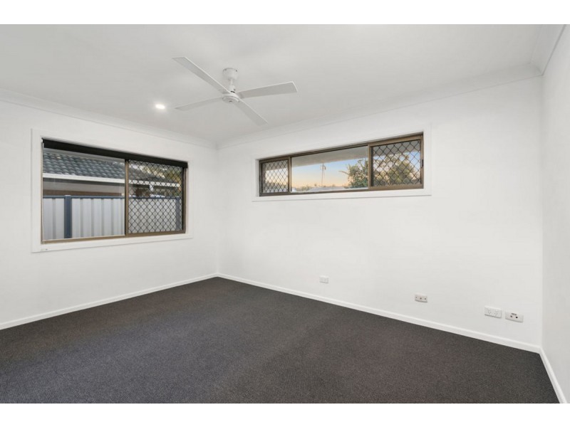 1 Calder Crescent, Helensvale QLD 4212