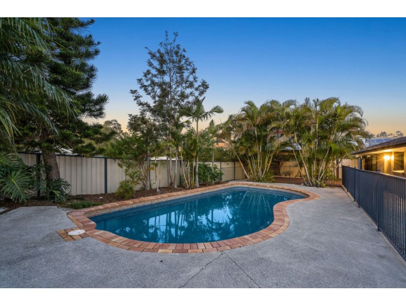 1 Calder Crescent, Helensvale QLD 4212