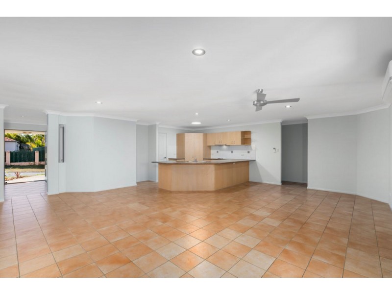 27 Howland Circuit, Pacific Pines QLD 4211