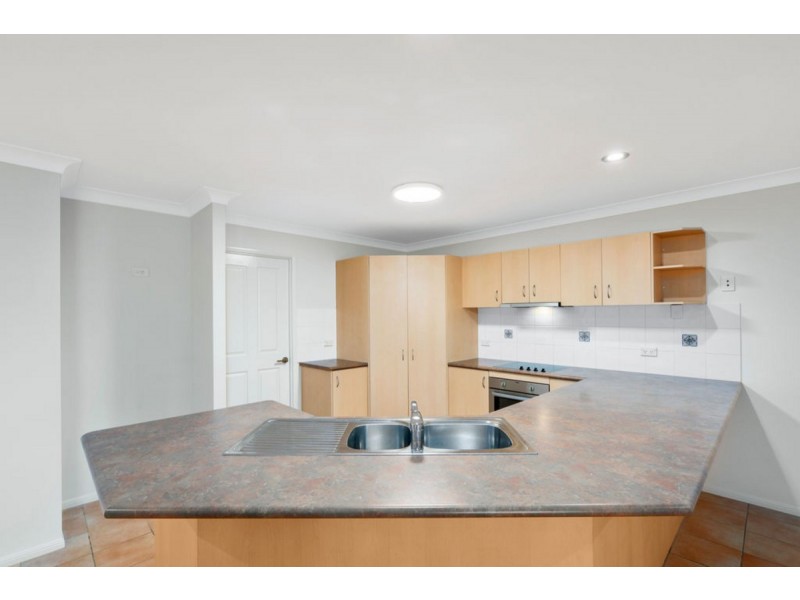 27 Howland Circuit, Pacific Pines QLD 4211