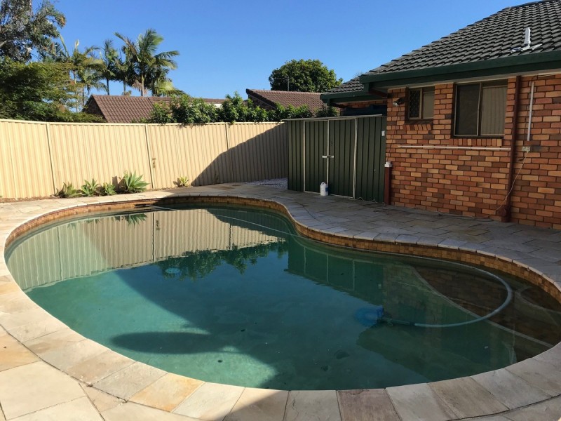 9 Peter Thomson, Parkwood QLD 4214