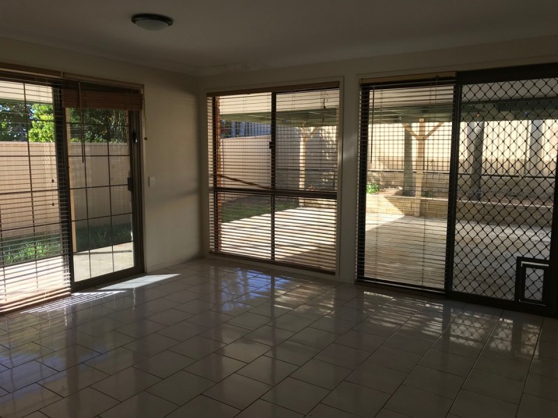 9 Peter Thomson, Parkwood QLD 4214