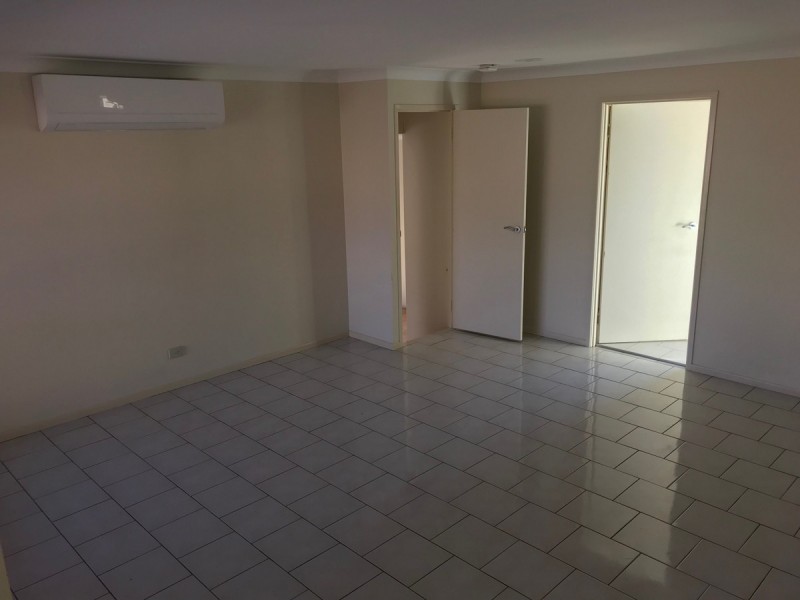 9 Peter Thomson, Parkwood QLD 4214