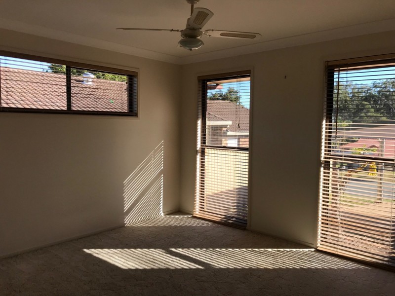 9 Peter Thomson, Parkwood QLD 4214
