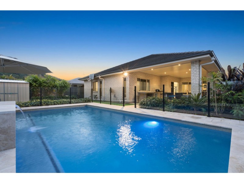 9 Flame Trees Crescent, Maudsland QLD 4210