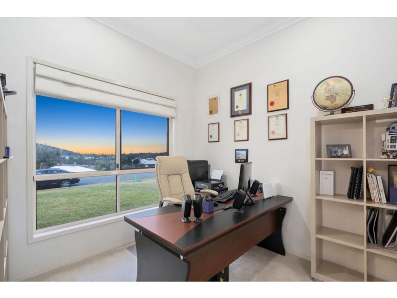 9 Flame Trees Crescent, Maudsland QLD 4210