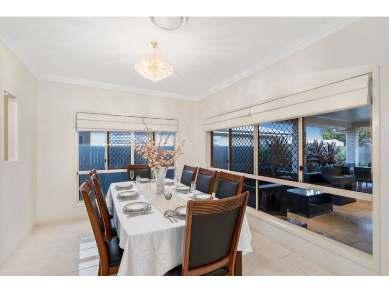 9 Flame Trees Crescent, Maudsland QLD 4210