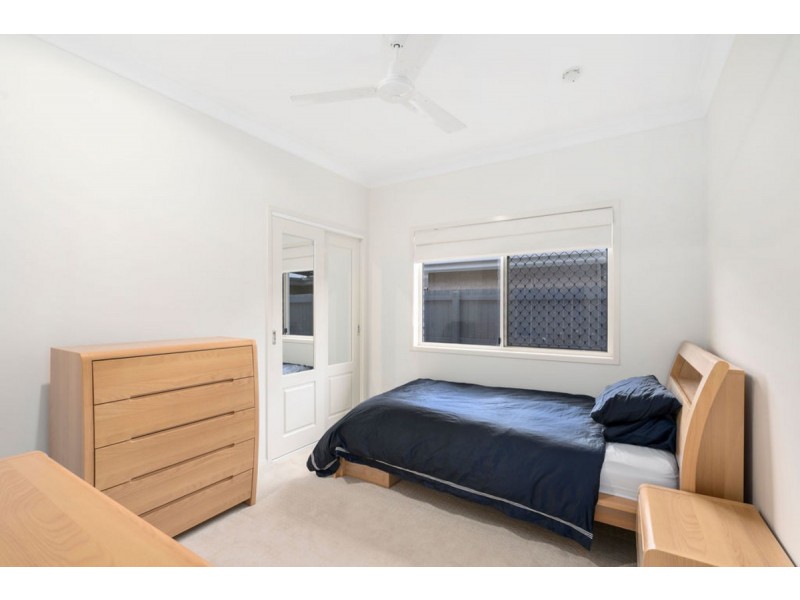 9 Flame Trees Crescent, Maudsland QLD 4210