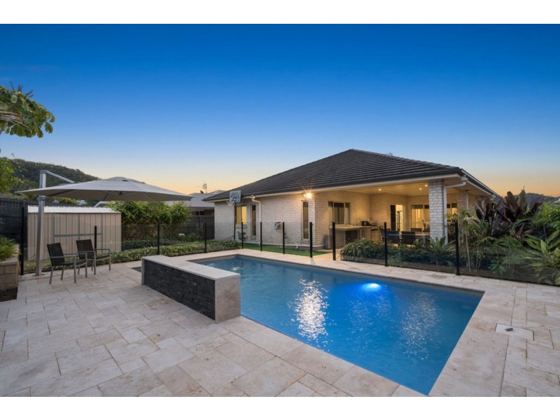 9 Flame Trees Crescent, Maudsland QLD 4210