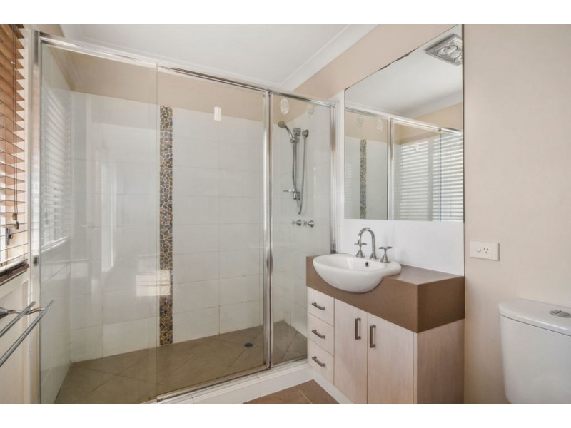 129 Wunburra Circle, Pacific Pines QLD 4211