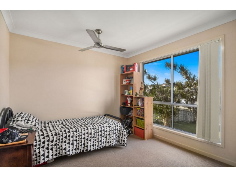 129 Wunburra Circle, Pacific Pines QLD 4211
