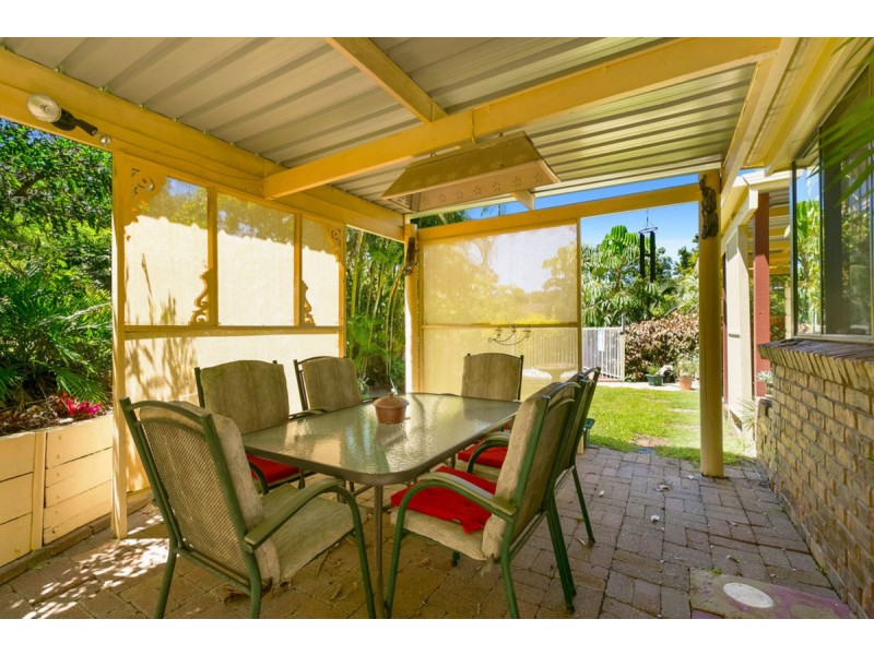 4 Atoll Court, Pacific Pines QLD 4211