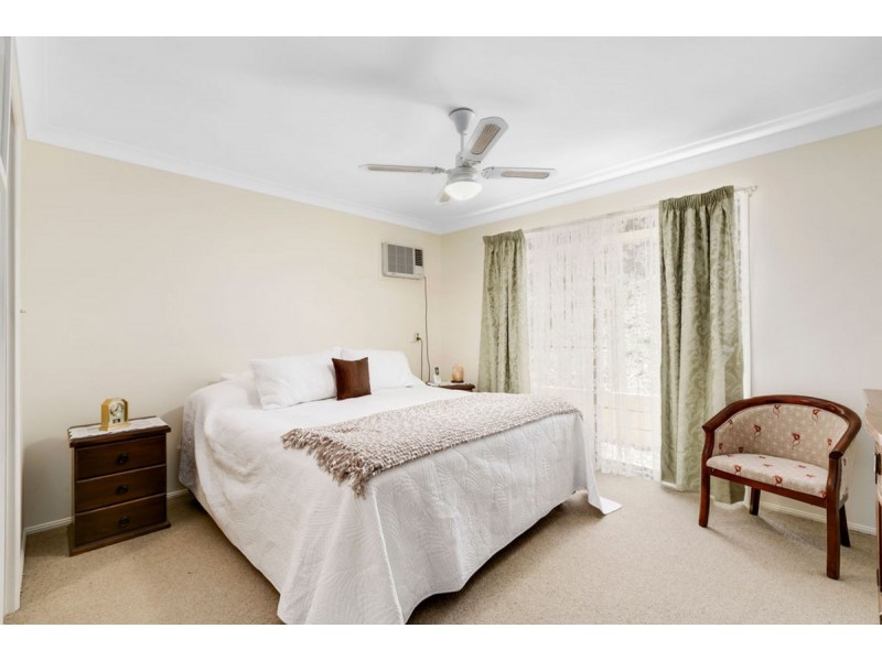 4 Atoll Court, Pacific Pines QLD 4211