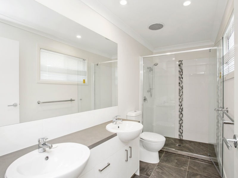 1/1 Riverwood Drive, Ashmore QLD 4214