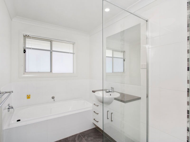 1/1 Riverwood Drive, Ashmore QLD 4214