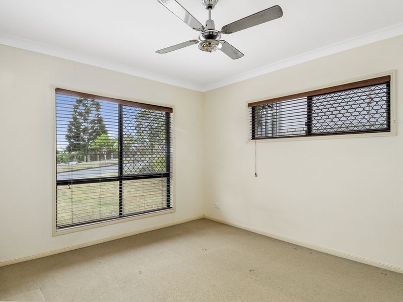 7 Davies Street, Pacific Pines QLD 4211