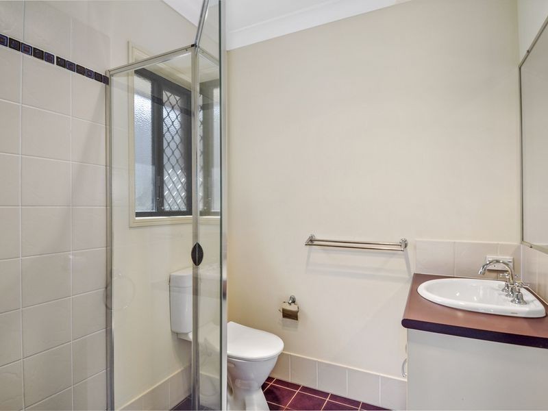 7 Davies Street, Pacific Pines QLD 4211