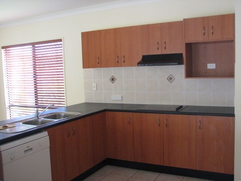 2 Worthing Street, Arundel QLD 4214