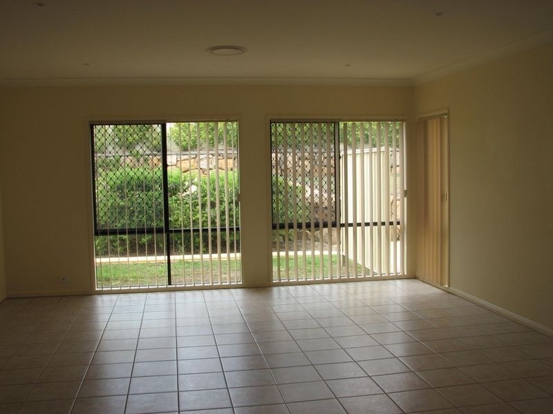 2 Worthing Street, Arundel QLD 4214