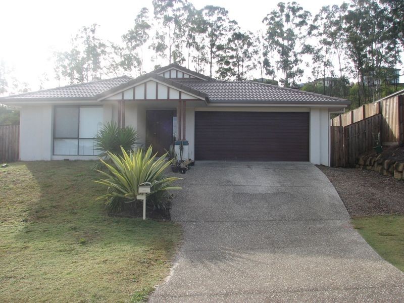 10 Bimberi Row, Pacific Pines QLD 4211