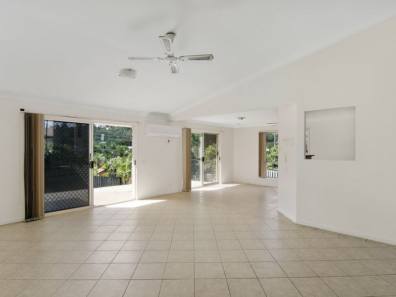 11 Papara Street, Pacific Pines QLD 4211