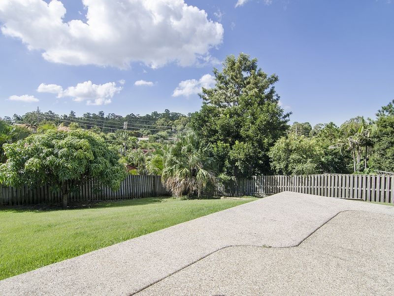 11 Papara Street, Pacific Pines QLD 4211