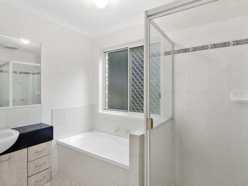 11 Papara Street, Pacific Pines QLD 4211
