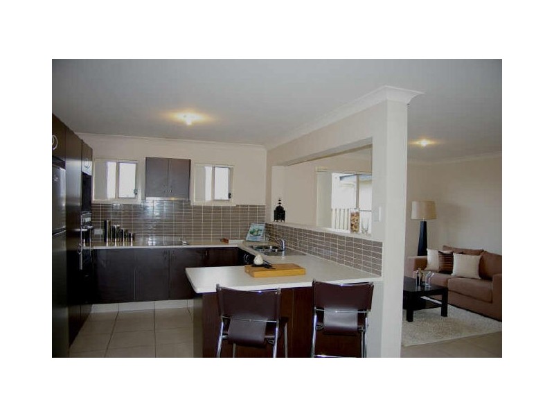 2 Alford Lane, Pacific Pines QLD 4211