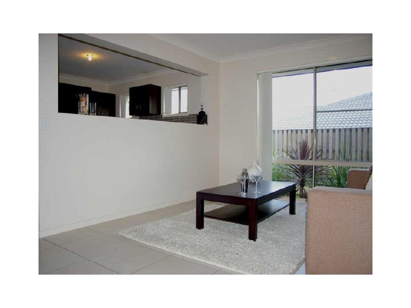 2 Alford Lane, Pacific Pines QLD 4211