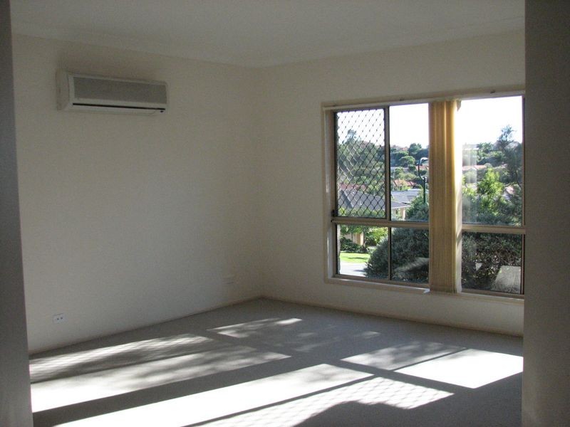 1 Cope Place, Pacific Pines QLD 4211