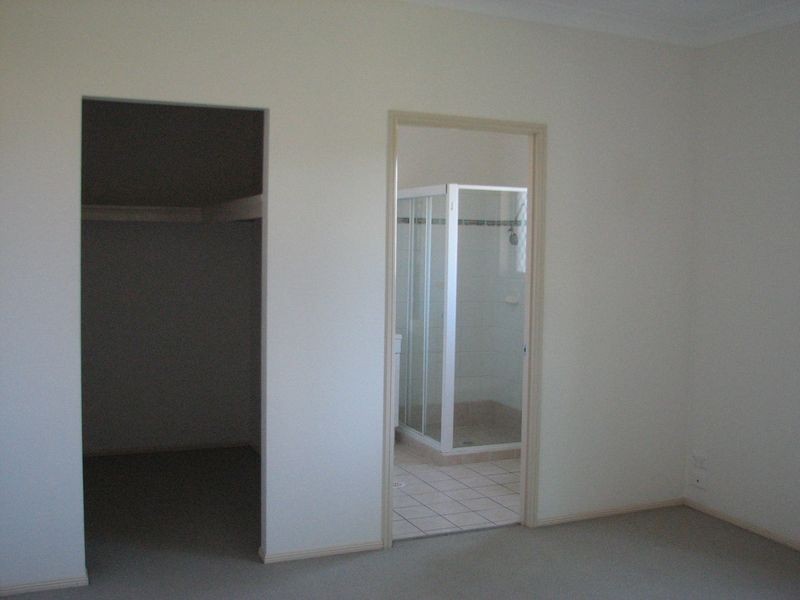 1 Cope Place, Pacific Pines QLD 4211