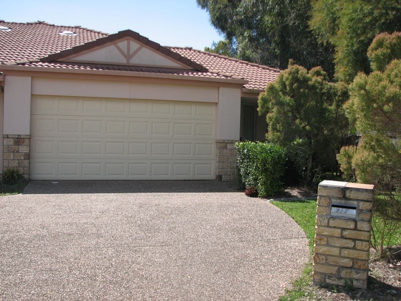 2/7 Jaqueline Drive, Labrador QLD 4215