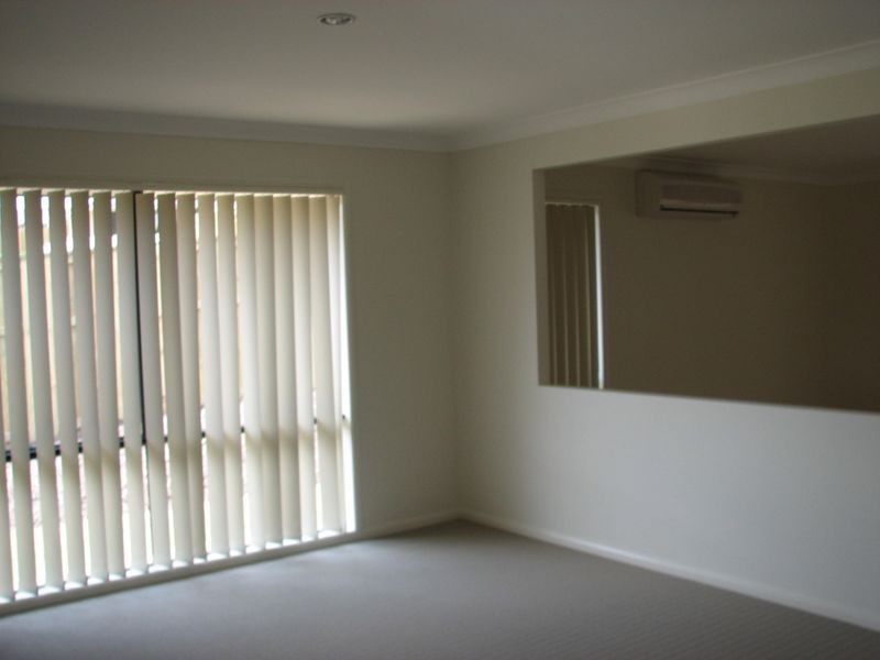 16 Willunga Street, Pacific Pines QLD 4211