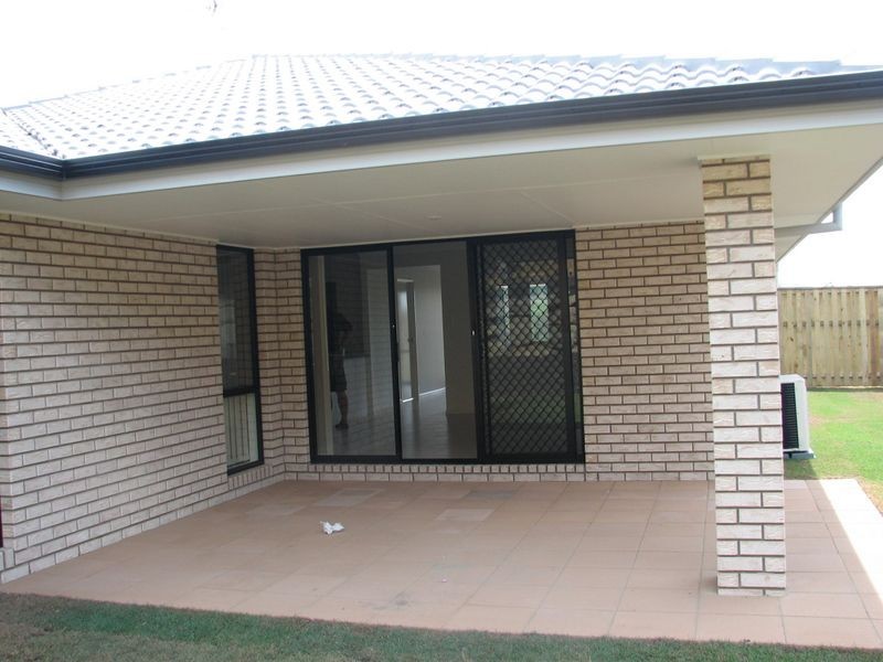 16 Willunga Street, Pacific Pines QLD 4211