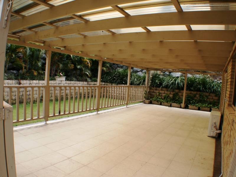 10 Yamba Street, Pacific Pines QLD 4211